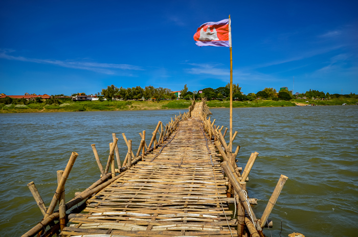 Wycieczka do Kambodży: Bambusowy most na Mekongu w Kampong Cham